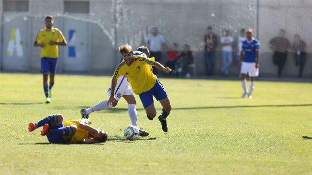 Punto de oro para un Cádiz CF B que mantiene su ventaja