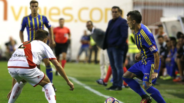 La indolencia del Cádiz CF: 6 faltas y un tiro a puerta