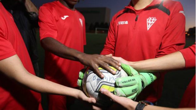 El Real Oviedo, con Etienne