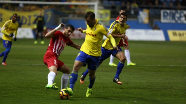 El Almería se suma con fuerza a la puja por Ortuño