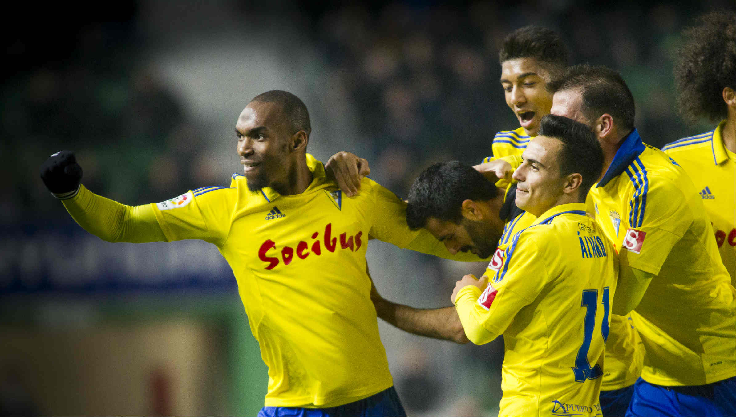 Elche-Cádiz CF (2-3): La magia de Güiza mantiene el hechizo