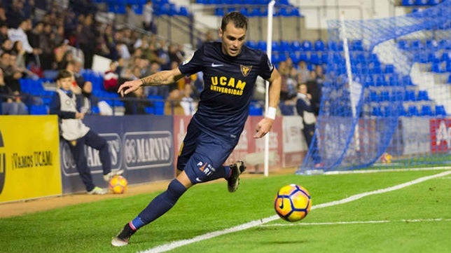 Jesús Imaz: «Estoy orgulloso de vestir la camiseta del Cádiz CF»