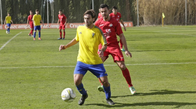 Ascendido y campeón, el Cádiz CF B pretende poner la guinda en un curso histórico