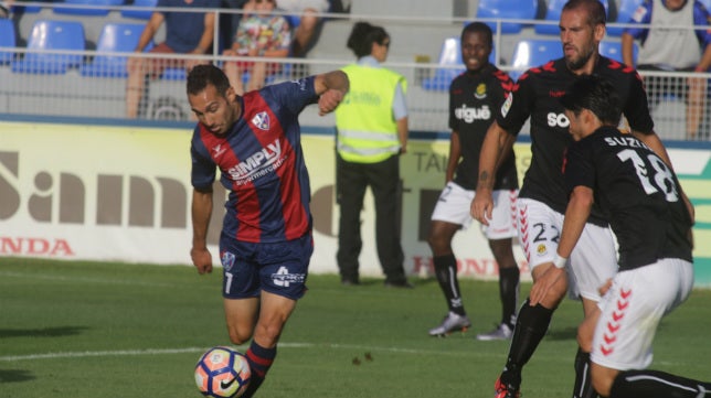 El Huesca gana y se coloca a dos puntos del Cádiz CF