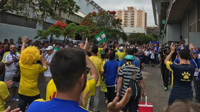 Las aficiones del Cádiz CF y del Tenerife, unidas antes del partido