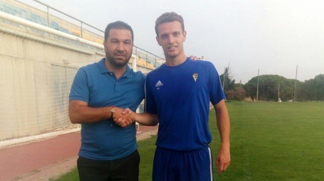 Jordi Tur, un canterano culé para la medular del Cádiz CF B