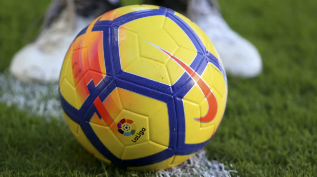 El balón parado lanza al Cádiz CF