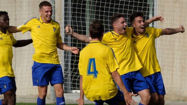 Cádiz CF B-Cabecense (1-0) El filial imita a sus mayores