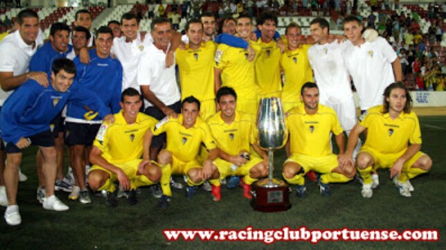 El Cádiz CF se implica en el XC Aniversario del Racing Club Portuense