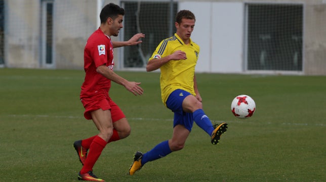 Cádiz CF B-San Roque de Lepe: A por una victoria para cerrar una semana exigente