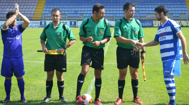 González Umbert, un árbitro extremeño para el Cádiz CF B-SD Ejea