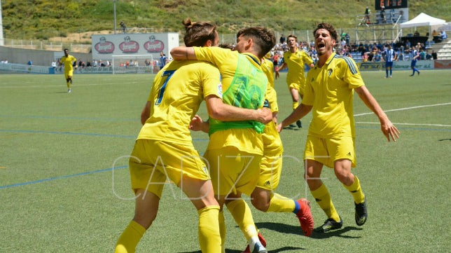 CRÓNICA. SD Ejea-Cádiz CF B (1-1): Manu Sánchez acerca un ascenso histórico