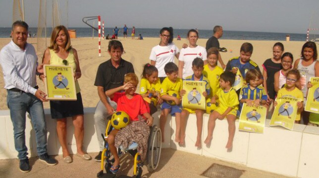 El Hospital Puerta del Mar y el Cádiz CF fomentan los beneficios del deporte sobre la salud en la infancia