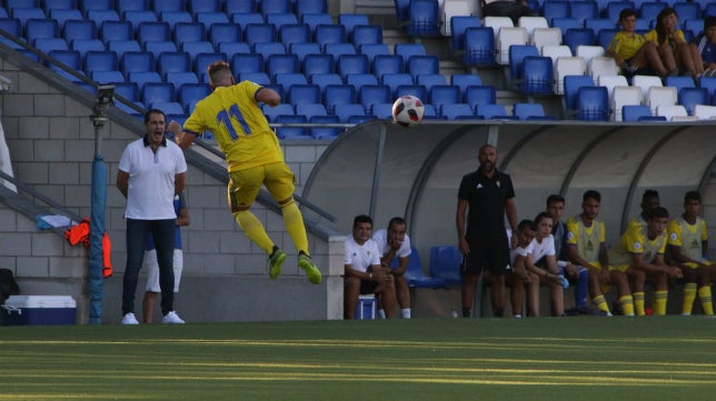 Un Cádiz CF B sin David Toro se estrena en El Rosal