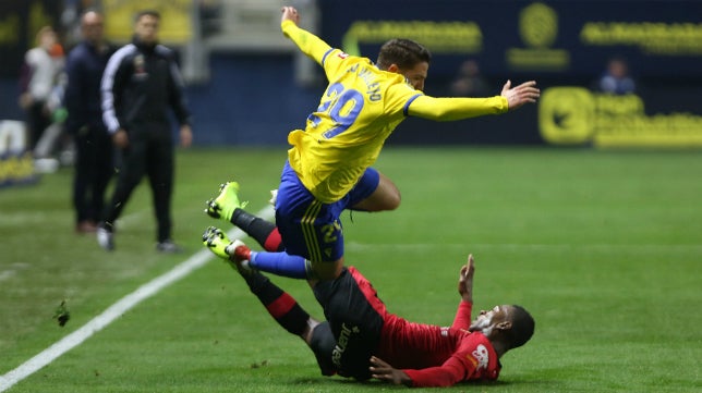 El Valencia pone sus ojos en Manu Vallejo