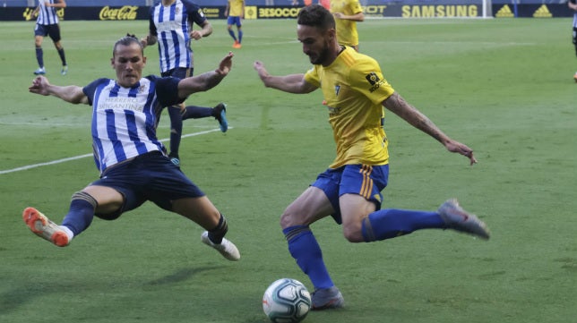 Javi Navarro marca el mejor gol del mes de agosto en LaLiga SmartBank