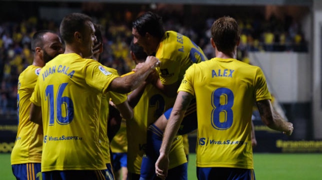 31 puntos de 36 posibles: el Cádiz CF mete la directa hacia Primera