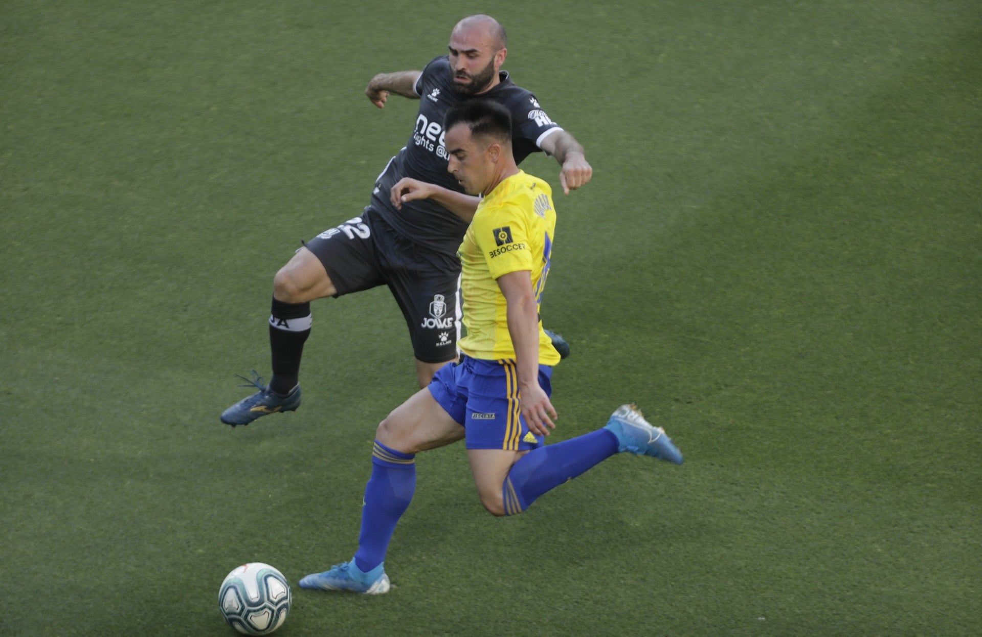 Cádiz CF-Alcorcón (1-1) Un punto más y una jornada menos