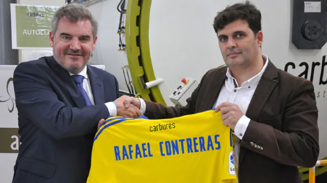 El Cádiz CF será pionero en utilizar las espinilleras inteligentes de Humanox Soccer