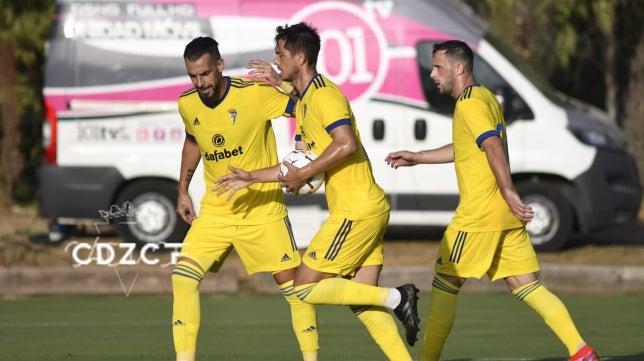 Alcorcón y Granada, próximas piedras de toque del Cádiz CF