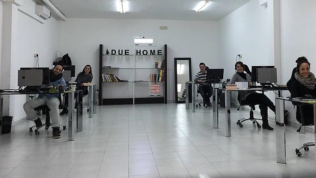 El gigante del comercio electrónico da una segunda vida a las tiendas de barrio