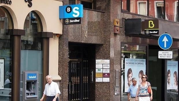 Los bancos han reducido sus costes de adminstración para apuntalar los resultados