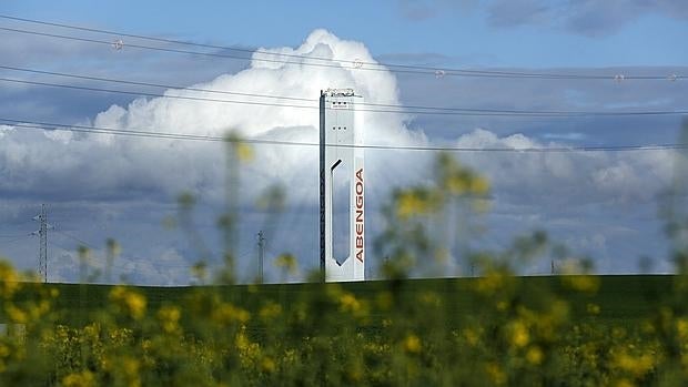 El consejo de administración de Abengoa también ha resuelto el contrato de servicios con Benjumea, marcando distancias con su todavía máximo accionista