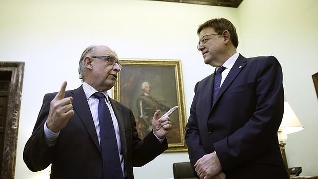 Hacienda pide a doce regiones que detallen sus ajustes si quieren recibir casi 6.000 millones de liquidez
