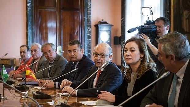 Hacienda no anticipará los 1.400 millones reclamados por Cataluña