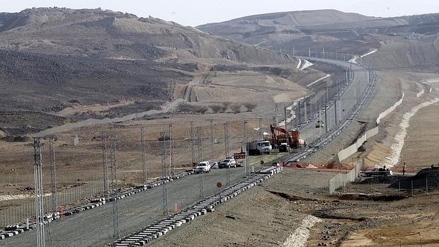 Vista de las obras en uno de los tramos del proyecto del tren de alta velocidad de Arabia Saudí