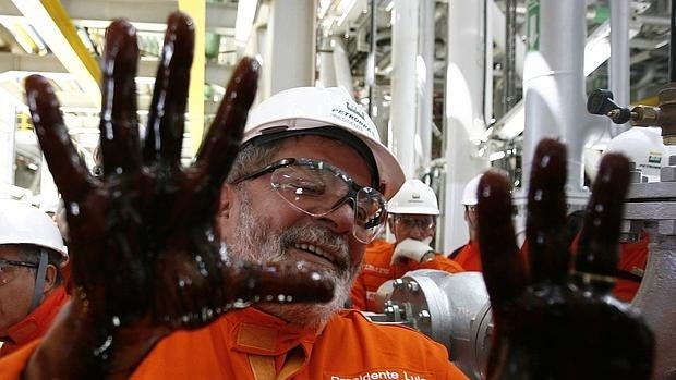 El ex presidente de Brasil, Lula da Silve, en una visita a Petrobras en el año 2010