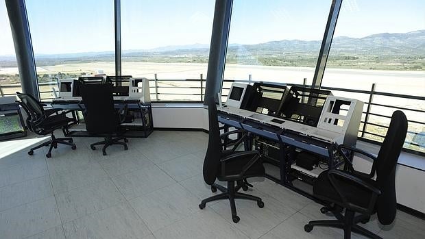 Interior del aeropuerto de Corvera, aún sin actividad