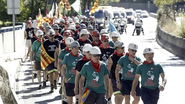 Mineros de Teruel y Andorra marchan por Madrid en las protestas de 2012 contra los recortes de las subvenciones al carbón
