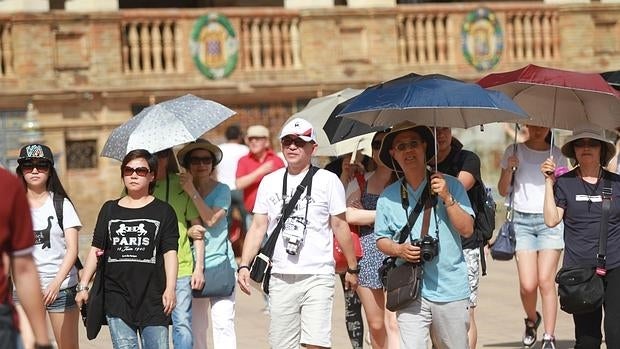 Las comunidades que volvieron a recibir más turistas fueron Canarias, Cataluña y Andalucía