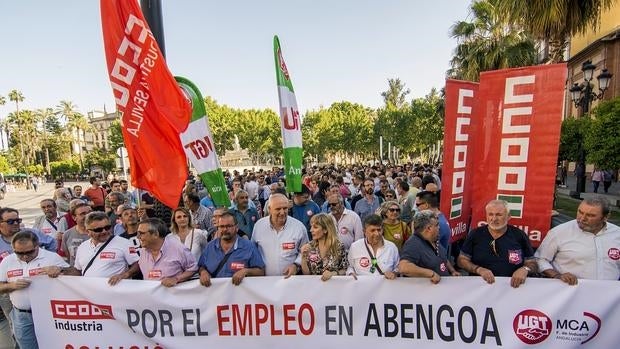 Protesta de los sindicatos contra el ERE en Inabensa (Abengoa)