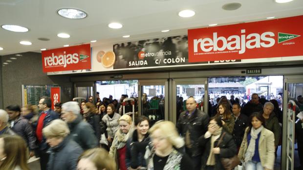 El Corte Inglés contratará a 5.900 personas para la campaña de rebajas