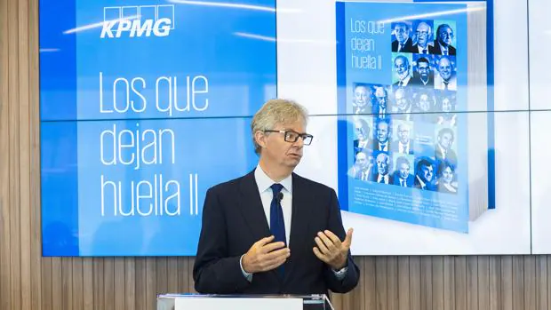El actual presidente de KPMG en España, John Scott, quien será relevado en octubre por Hilario Albarracín