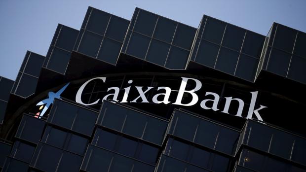 Caixabank gana 638 millones de euros en el primer semestre, un 9,9% menos por la integración de Barclays