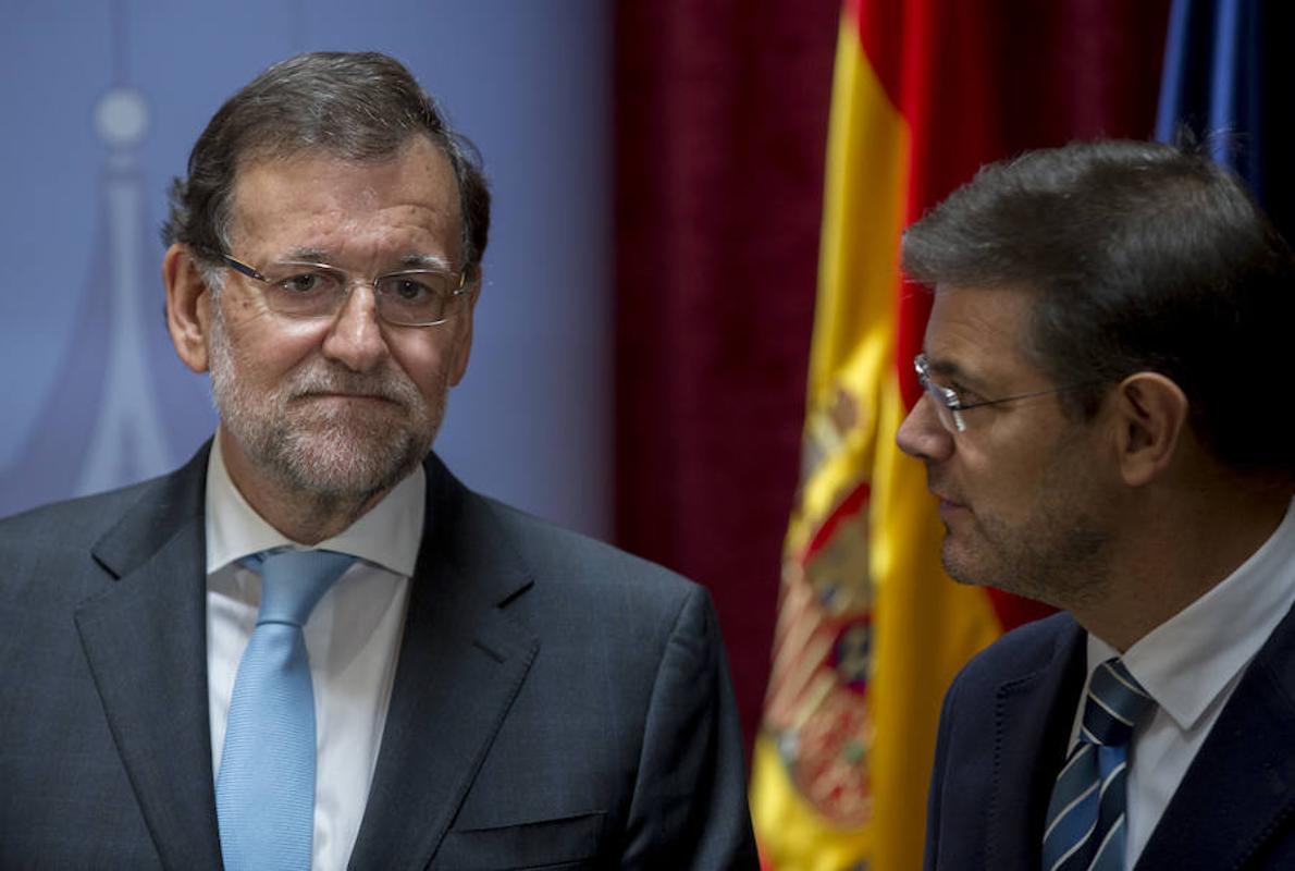 El Presidente en funciones Mariano Rajoy junto a Rafael Catalá, ministro de Justicia