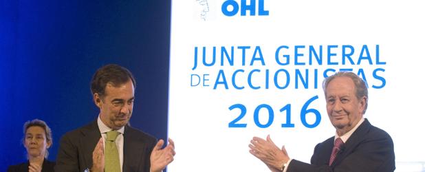 Juan Villar-Mir de Fuentes, presidente de OHL, junto a su padre