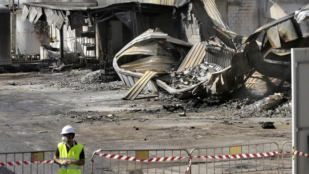 La fábrica tras el incendio