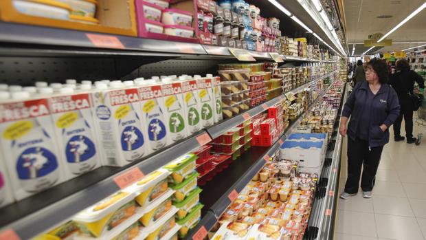 La subida de los alimentos y las bebidas no alcohólicas ha impulsado dos décimas los precios en julio