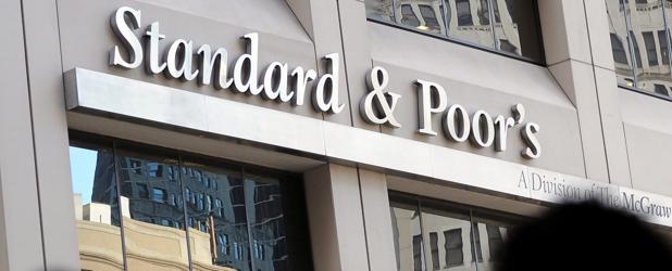 S&amp;P cuestiona la efectividad del sistema auónomico español