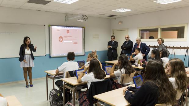 «Aprendo seguro» en acción, una de las últimas herramientas digitales para educación financiera, impulsada por UNESPA