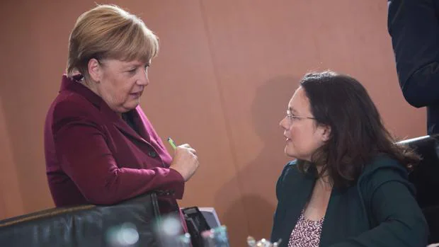 Angela Merkel, canciller alemana, junto a Andrea Nahles, ministra de Trabajo