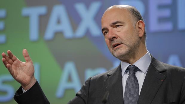 El comisario de Asuntos Económicos y Unión Monetaria, Pierre Moscovici, remitió una carta el pasado 25 de octubre en la que pedía más ajustes a España