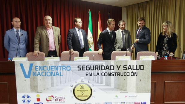 Los participantes en la mesa de apertura del Encuentro