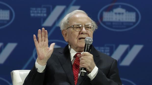 Warren Buffett, fue capaz de tumbar la libra hace tres décadas