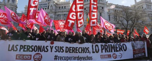 Manifestación de los sindicatos contra las líneas rojas al diálogo social