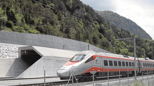 El tunel ferroviario de Gotthard Base, que transcurre bajo los Alpes, es el más largo del mundo